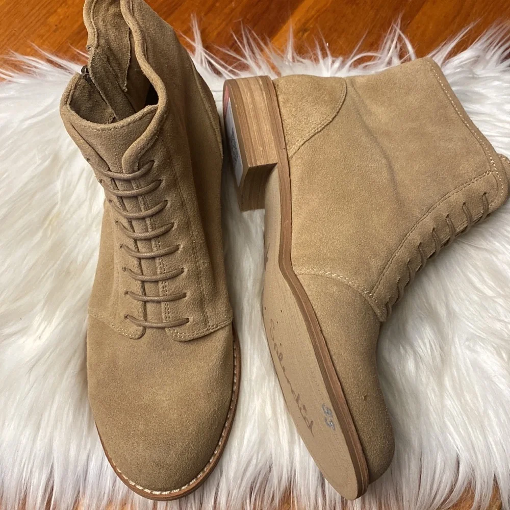 Light tan zip up suede booties by Splendid size 6.5